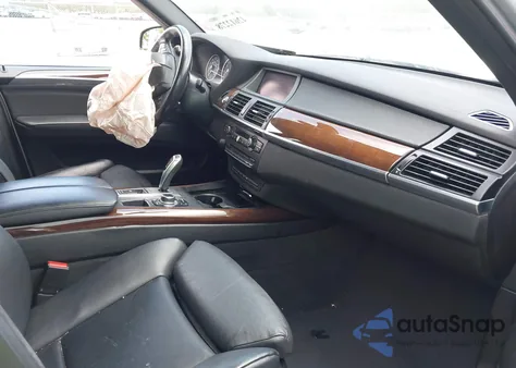 2013 BMW X5 xDrive35I/xDrive35I Premium/xDrive35I Sport Activity z USA, uszkodzony, nr VIN 5UXZV4C50D0E13745